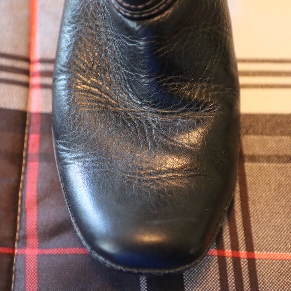 Clarks Artisan Black Zip Side Heeled Ankle Boot  Leather Upper Size 7M - Picture 10 of 13